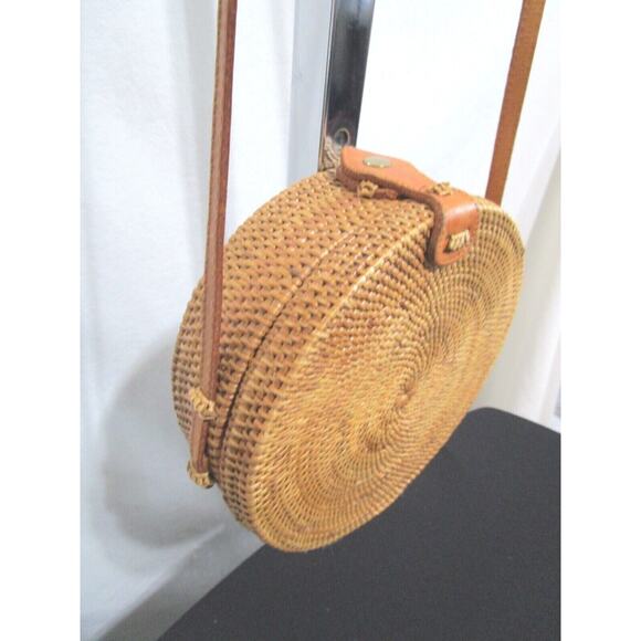 Straw Studios Bali Round Rattan & Leather Hand Woven Crossbody Circle Bag Purse - Picture 4 of 12